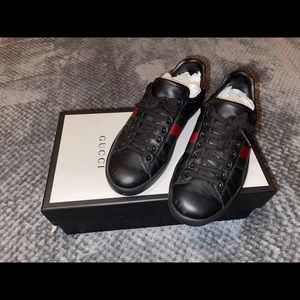 GUCCI MEN’S ACE LEATHER SNEAKER BLACK
